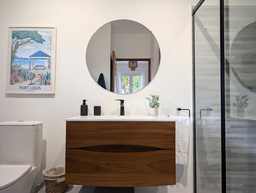 La salle de bain de la suite — Villa Crystal Beach, Saint-François, Guadeloupe